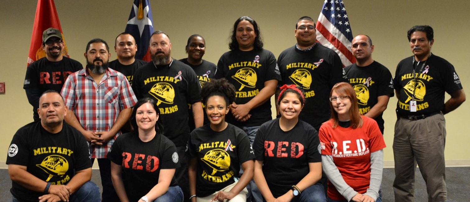 Student Veterans Posing